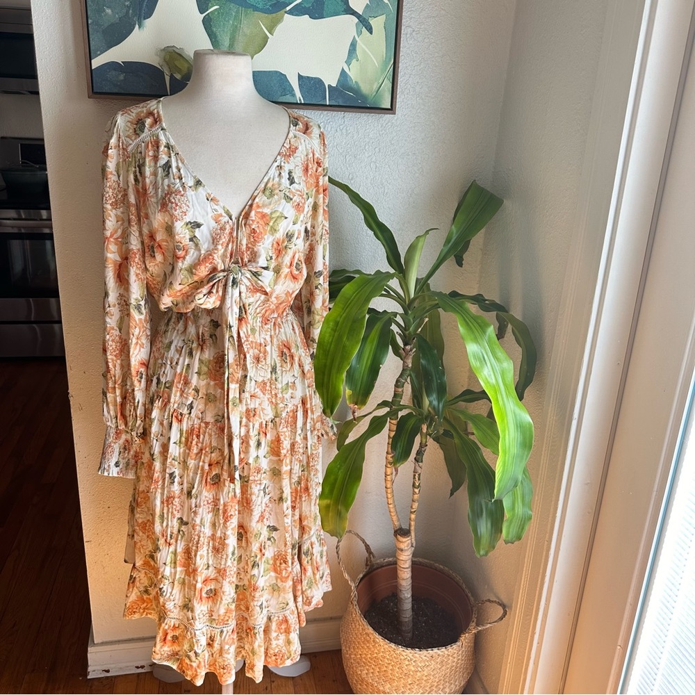 NWT Kivari Everly Tie Front Midi Dress